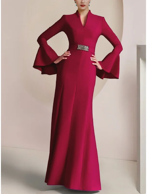 A-Line Mother of the Bride Dress Wedding Guest Party Elegant V Neck Floor Length Stretch Chiffon Long Sleeve with Pleats Crystal Brooch